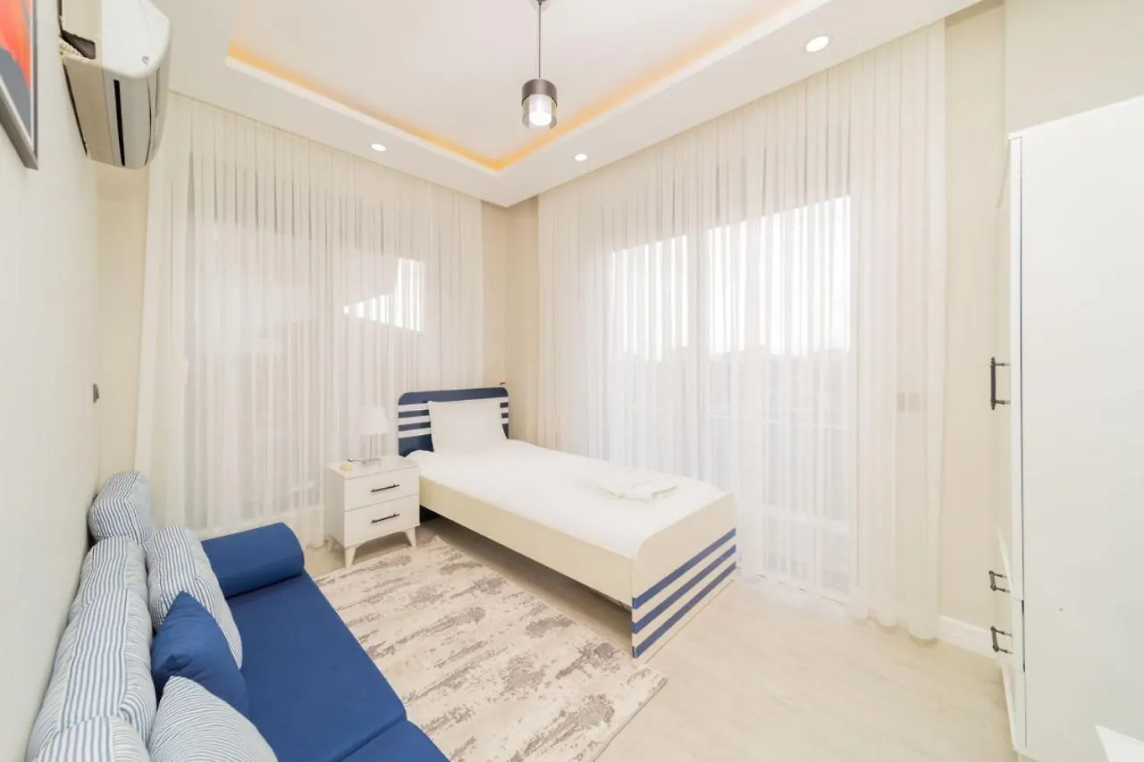 Villa With Pool Garden And Terrace In Antalia
