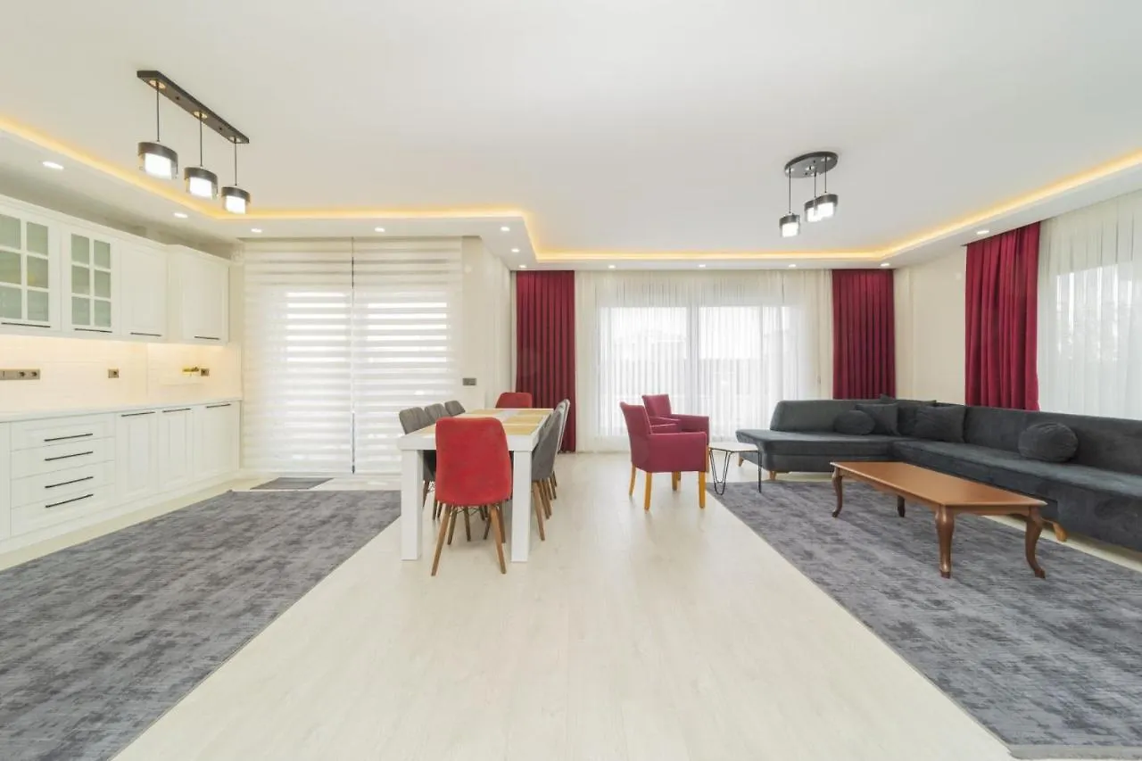 Villa With Pool Garden And Terrace In Antalia