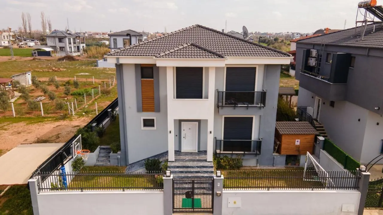 Villa With Pool Garden And Terrace In Antalia