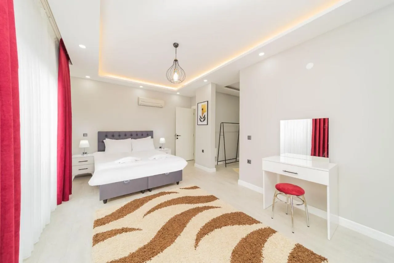 Villa With Pool Garden And Terrace In Antalia Turchia