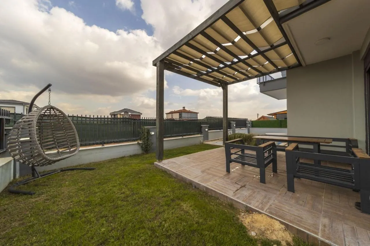Villa With Pool Garden And Terrace In Antalia